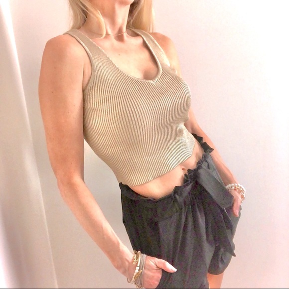 Gold Metallic V Neck Ribbed Crop Top - Picture 2 of 6
